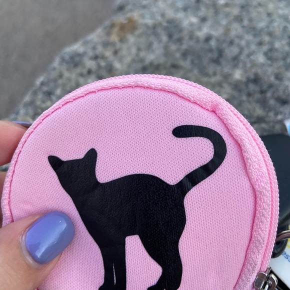 Mask holders - Picture 3 of 5